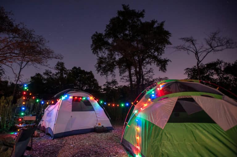 Pourquoi le camping a tant de succès en France ?