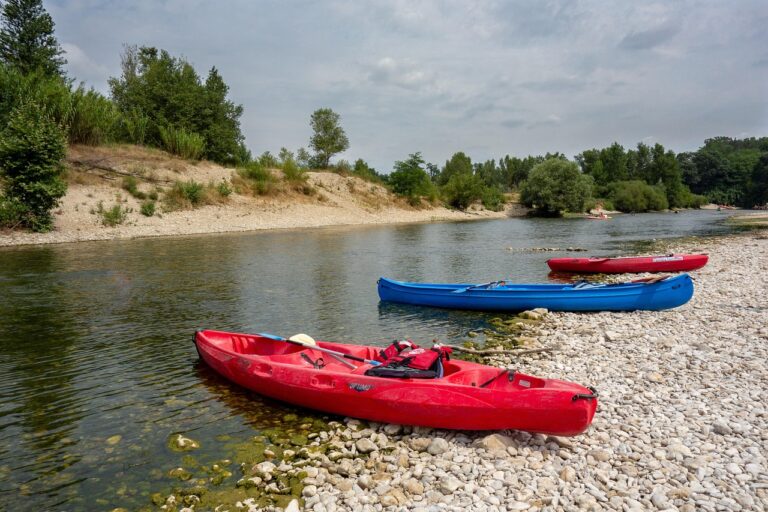 Envie de vous aventurer dans les gorges du Tarn en canoë ?