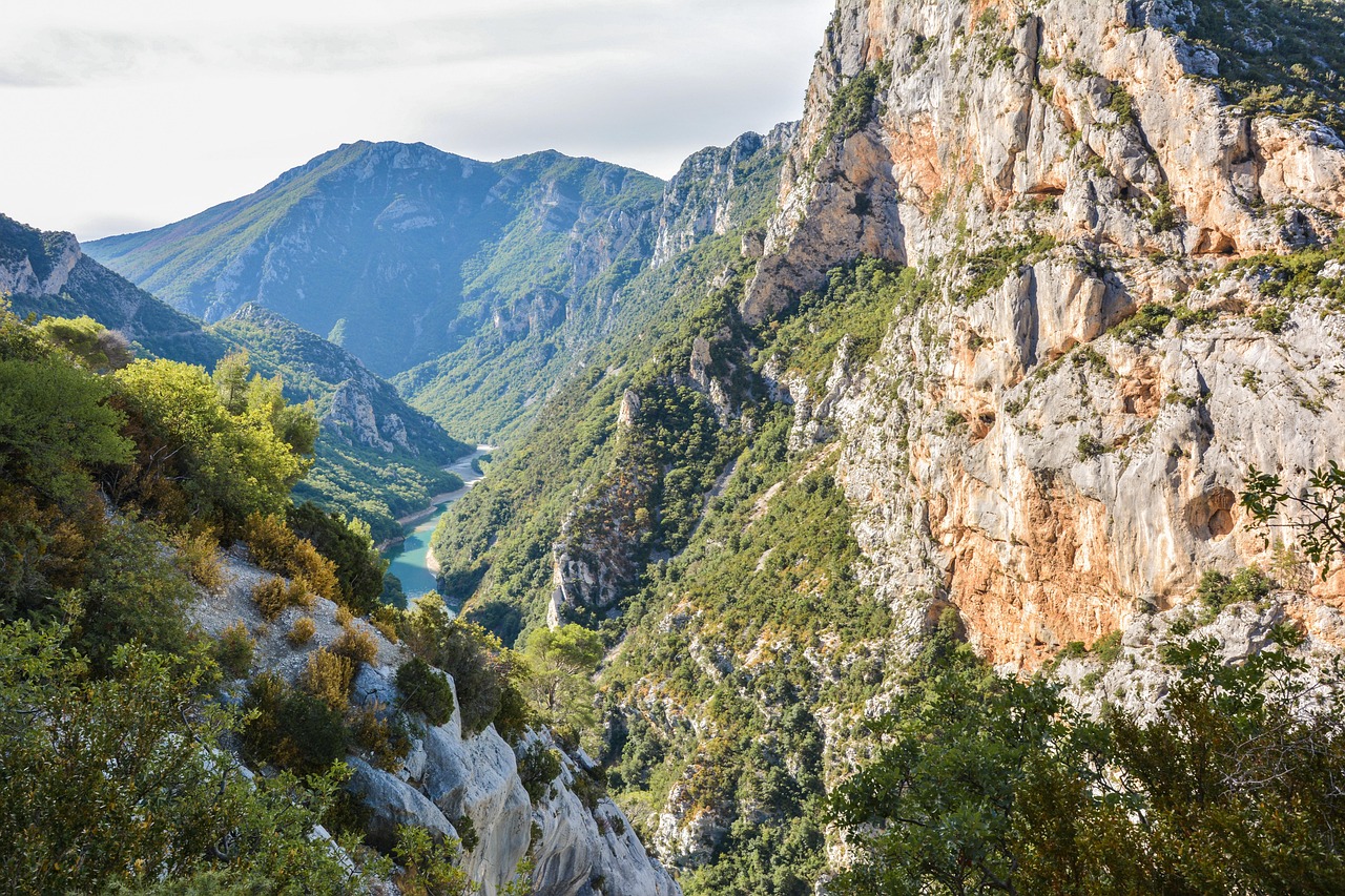 Comment sillonner les routes sinueuses des Gorges du Verdon en voiture ?