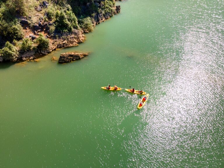 Comment explorer les gorges de l&rsquo;Ardèche en canoë ?