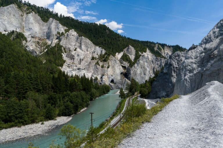 Comment s&rsquo;évader dans les vallées verdoyantes des Alpes ?